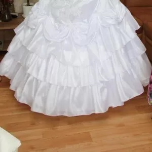 Продаётся свадебное платье  для невысокой невесты.